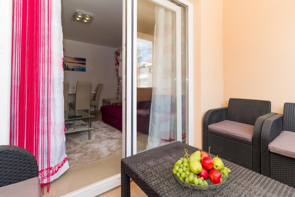Apartments Villa-Ines Center Vodice Exterior foto